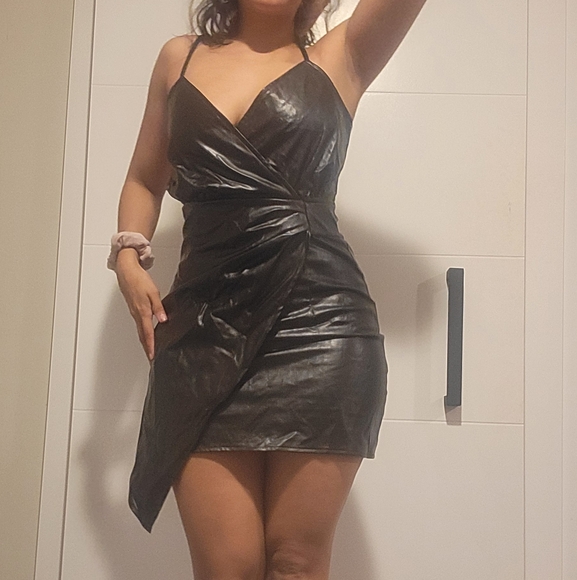 BLACK SHEIN LEATHER WRAP AROUND DRESS SIZE 2 - Picture 2 of 4